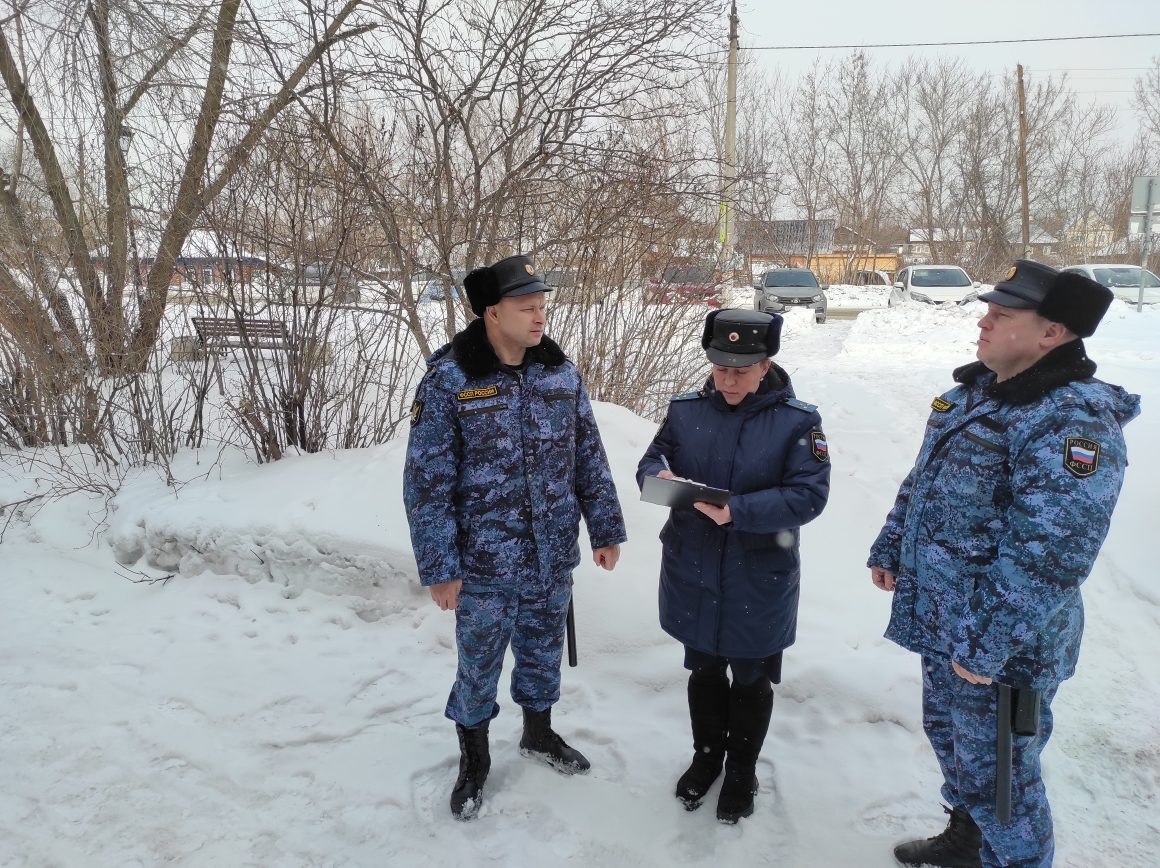 Судебные приставы побудили жителя Новоалтайска оплатить долг по алиментам после ареста земельного участка.
